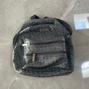 Grey Calvin Klein backpack!!🖤
